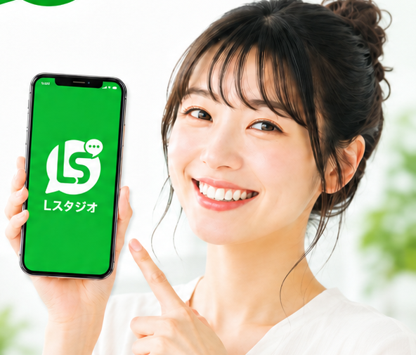 お店専用のLINEアプリをご案内するスタッフ